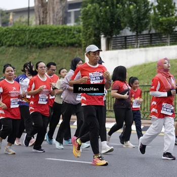 Runner Photo 8075721