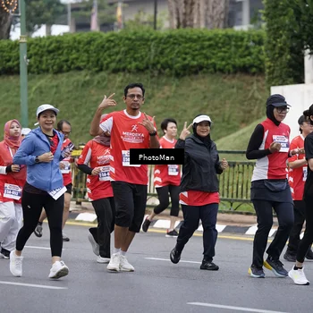 Runner Photo 8075736