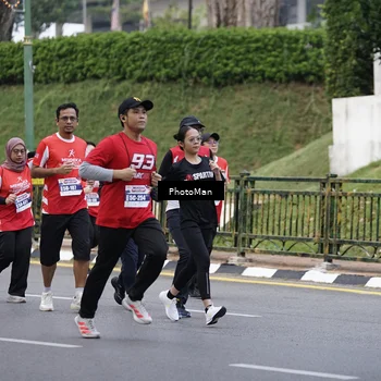 Runner Photo 8075744