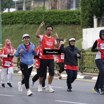 Runner Photo 8075747