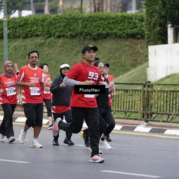 Runner Photo 8075749