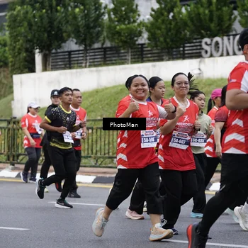 Runner Photo 8075755