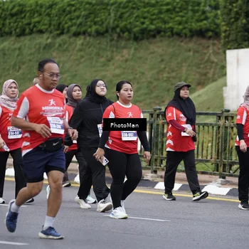 Runner Photo 8075851