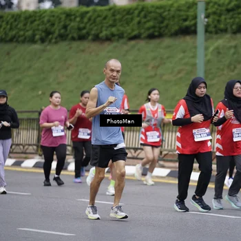 Runner Photo 8076000
