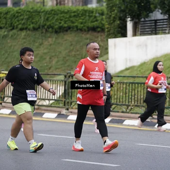 Runner Photo 8076027