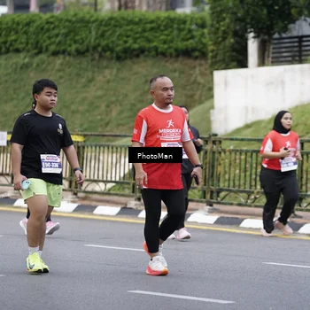 Runner Photo 8076030
