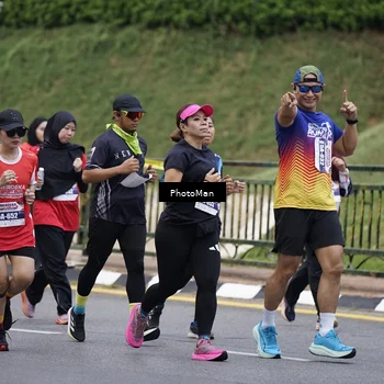 Runner Photo 8076034