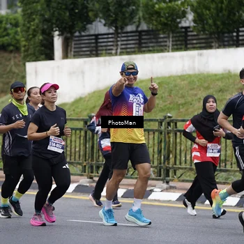 Runner Photo 8076043