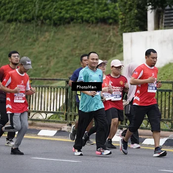 Runner Photo 8076202