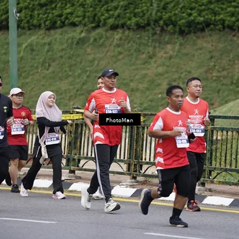 Runner Photo 8076240