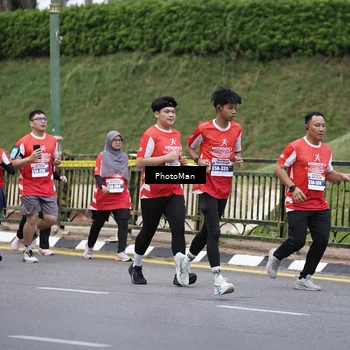 Runner Photo 8076300