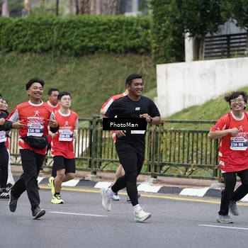 Runner Photo 8076332