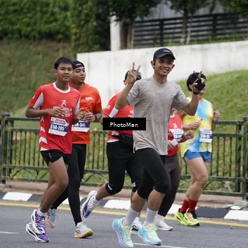 Runner Photo 8076384