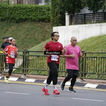 Runner Photo 8076385