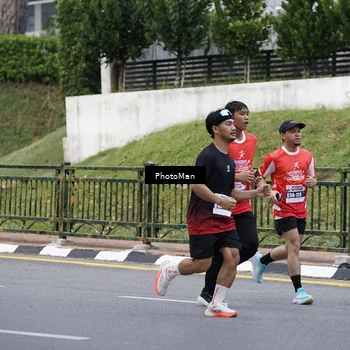 Runner Photo 8076386