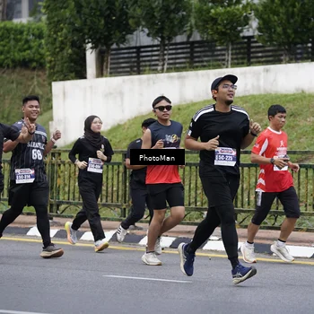 Runner Photo 8076400