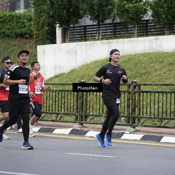 Runner Photo 8076416