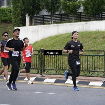 Runner Photo 8076419