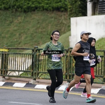 Runner Photo 8076429