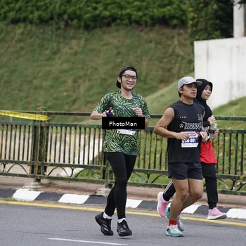 Runner Photo 8076431