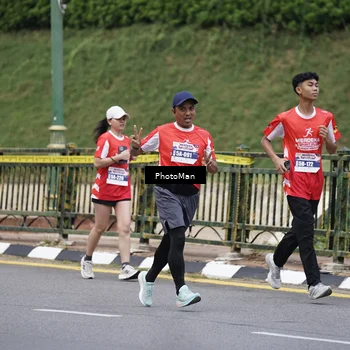 Runner Photo 8076435