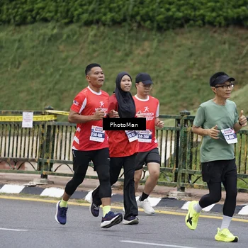 Runner Photo 8076475