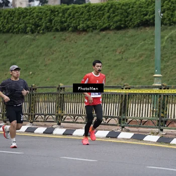 Runner Photo 8076561
