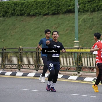 Runner Photo 8076591