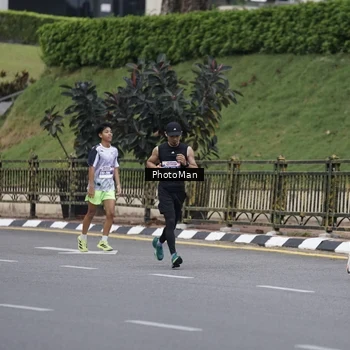Runner Photo 8076657