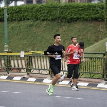 Runner Photo 8076690
