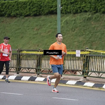 Runner Photo 8076693