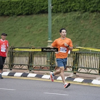 Runner Photo 8076701