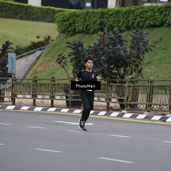 Runner Photo 8076747