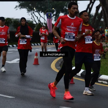 Runner Photo 8080921