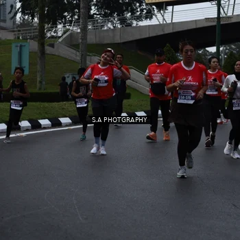 Runner Photo 8081100