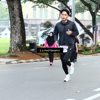 Runner Photo 8081351