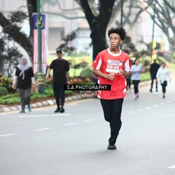 Runner Photo 8081376