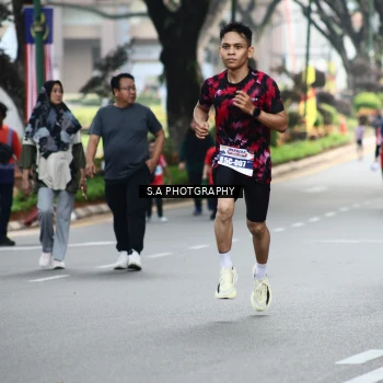 Runner Photo 8081664