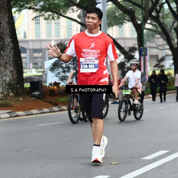 Runner Photo 8081668