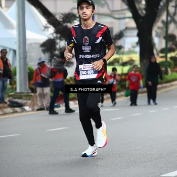 Runner Photo 8081678