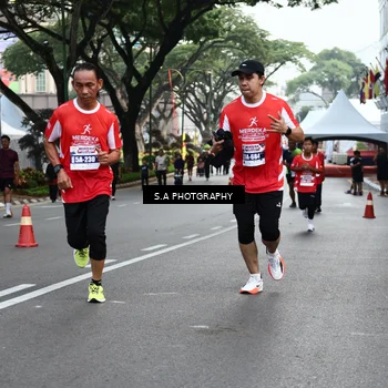 Runner Photo 8082443