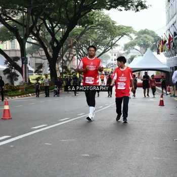 Runner Photo 8082476