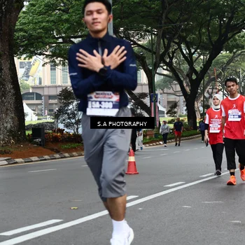 Runner Photo 8083214