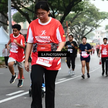 Runner Photo 8083313