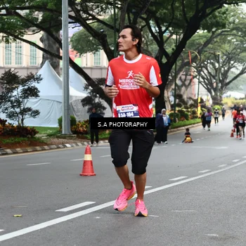 Runner Photo 8083391