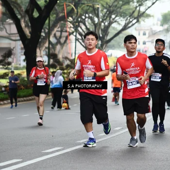Runner Photo 8083428
