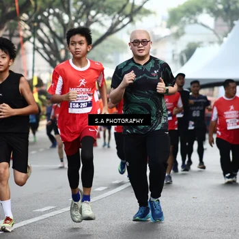 Runner Photo 8083436