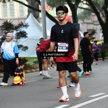 Runner Photo 8083566
