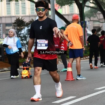 Runner Photo 8083572