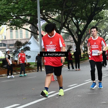 Runner Photo 8083614